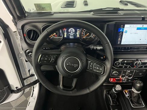 Certified 2025 Jeep Wrangler Unlimited Rubicon image 14