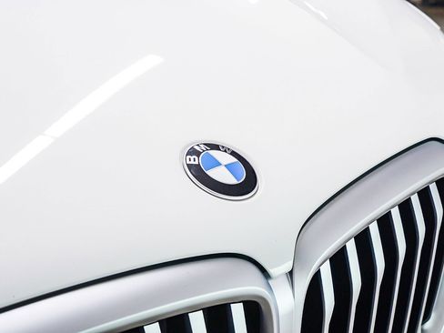 Used 2024 BMW X5 sDrive40i w/ Parking Assistance Package image 9