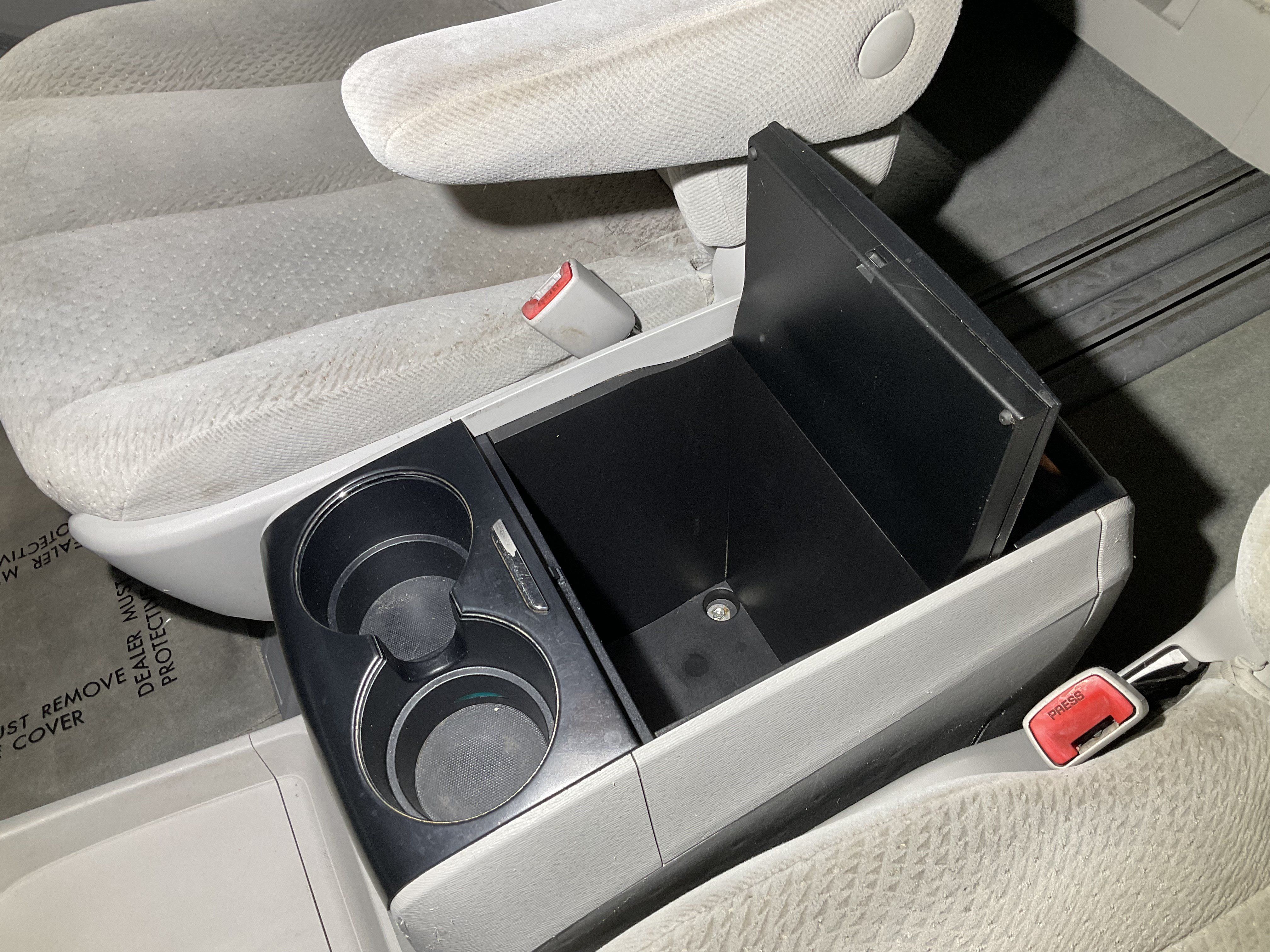 Used 2012 Toyota Sienna LE w/ Towing Pkg FWD image 18