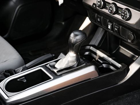 Used 2020 Toyota Tacoma SR5 image 34