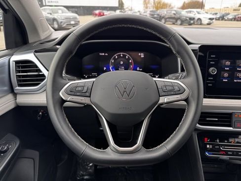 Used 2025 Volkswagen Taos SE image 30