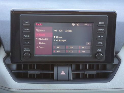 Used 2019 Toyota RAV4 XLE image 18