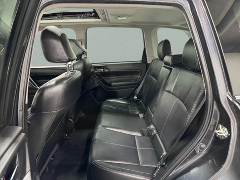 Used 2018 Subaru Forester 2.5i Touring w/ Popular Package #3B image 10