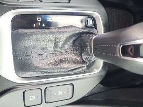 Used 2018 Hyundai Santa Fe Sport w/ 2.4L Tech Package 04 AWD/4WD image 15