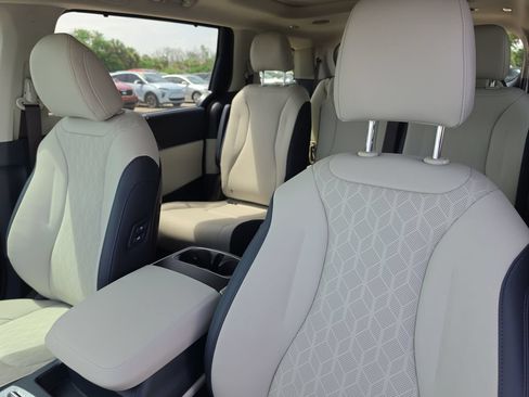 New 2026 Kia Carnival SX FWD image 23
