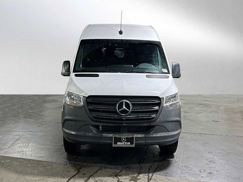 Used 2024 Mercedes-Benz Sprinter 2500 image 8