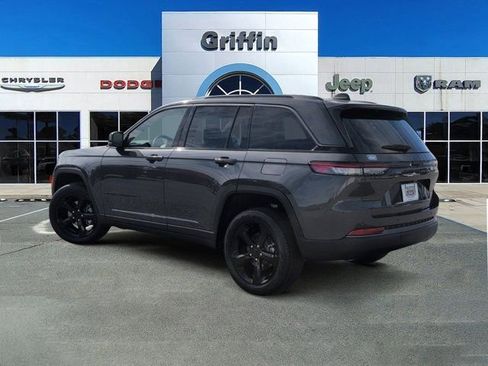 New 2026 Jeep Grand Cherokee Limited w/ Limited Altitude Package RWD image 9