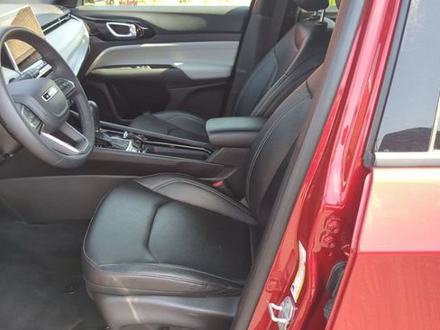Used 2025 Jeep Compass Limited AWD/4WD image 15