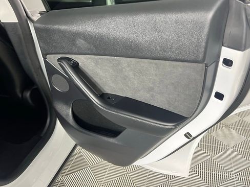 Used 2023 Tesla Model Y Long Range image 38