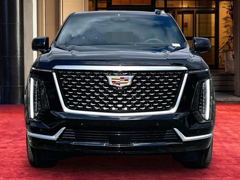 New 2026 Cadillac Escalade Luxury w/ LPO, Floor Liner Package AWD/4WD image 3