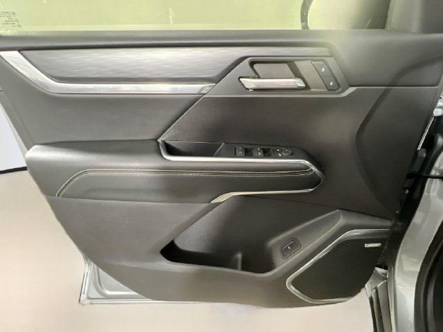 Used 2024 GMC Acadia Elevation w/ Luxury Package FWD image 33
