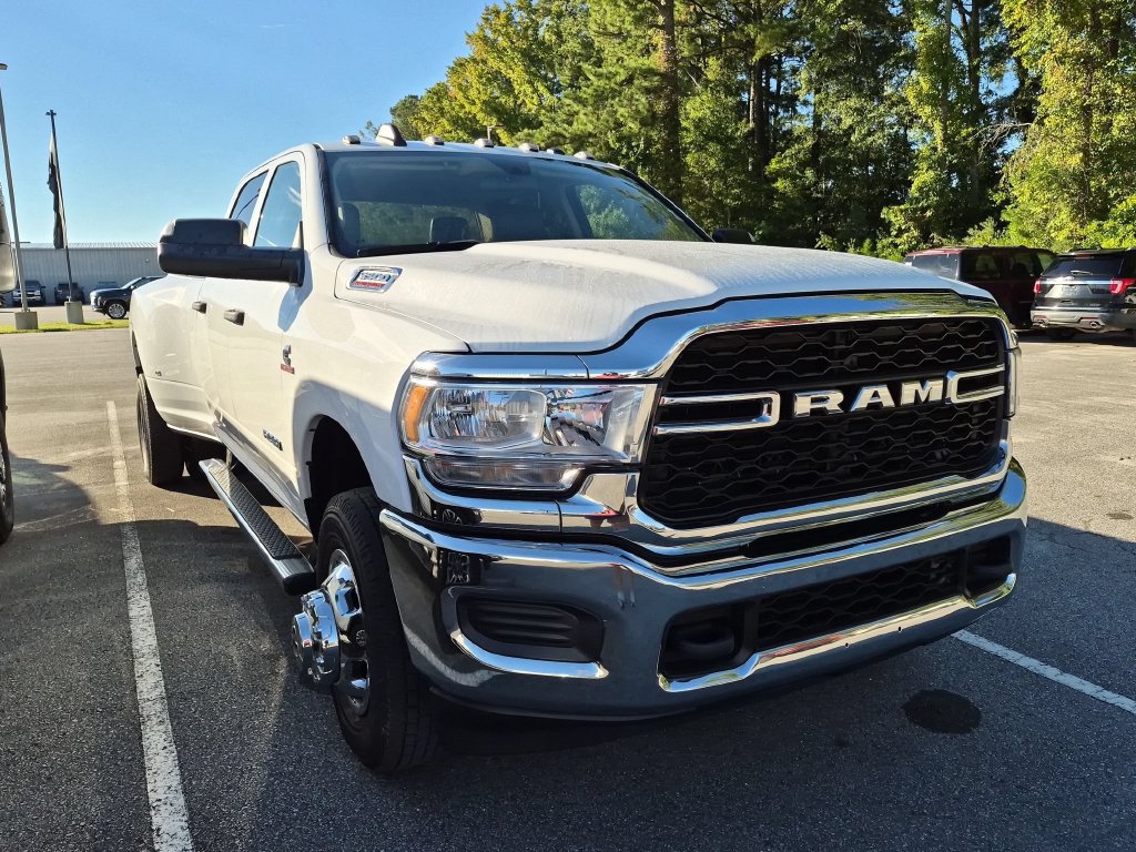 Used 2020 RAM 3500 Tradesman w/ Chrome Appearance Group AWD/4WD image 14