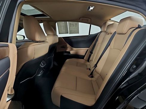 Used 2025 Lexus ES 350 w/ Premium Package FWD image 11