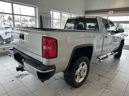 Used 2017 GMC Sierra 2500 SLE image 3