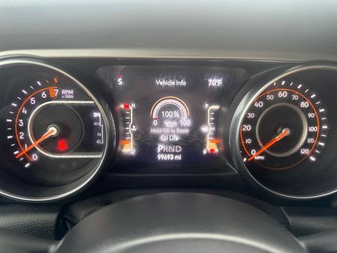 Used 2020 Jeep Gladiator Overland AWD/4WD image 25