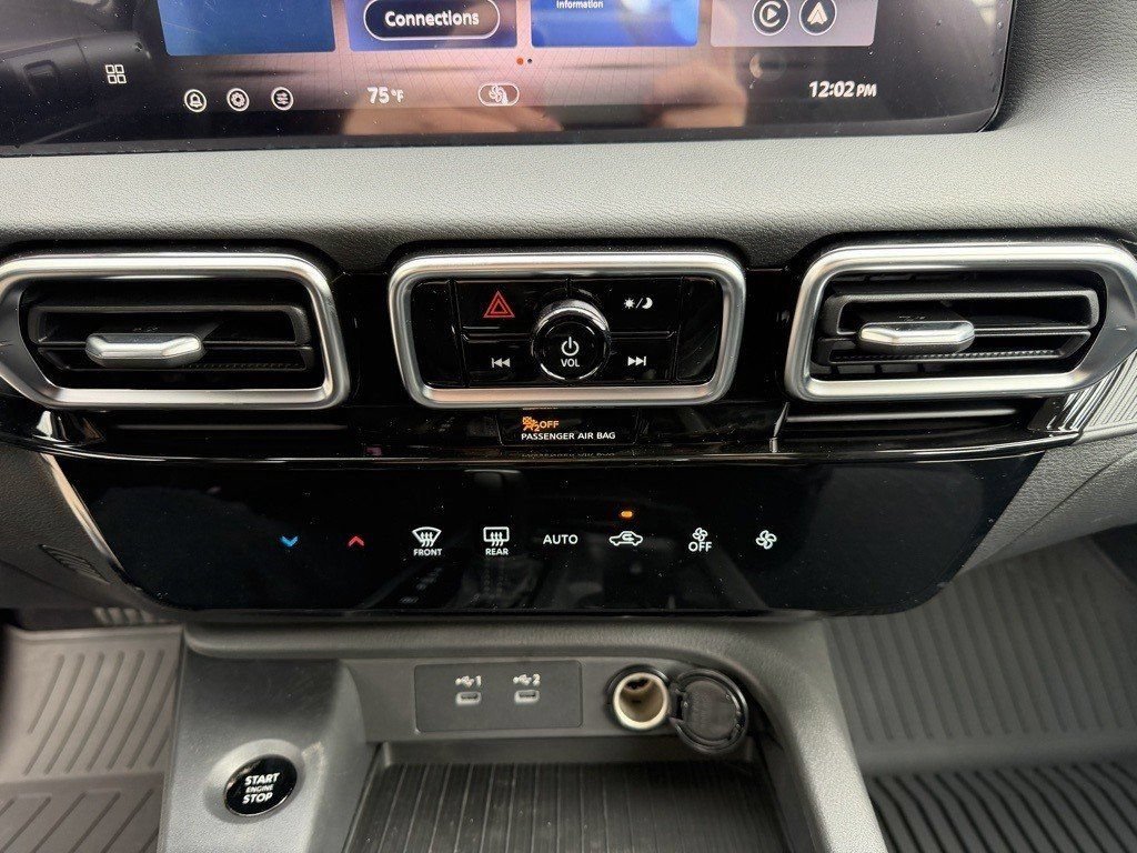 New 2026 Nissan Sentra SR w/ SR Premium Package FWD image 23