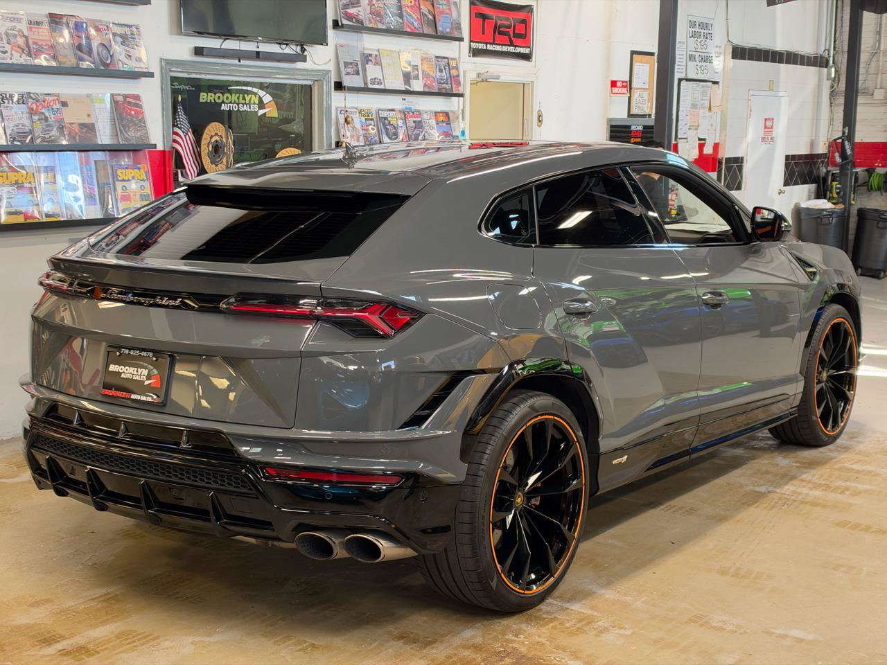 Used 2024 Lamborghini Urus S AWD/4WD image 6