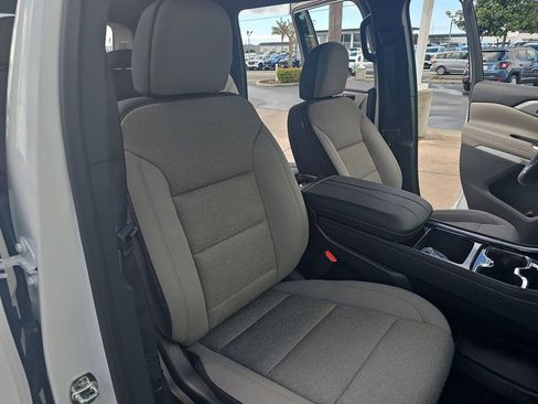 New 2026 Chevrolet Traverse LT FWD image 10