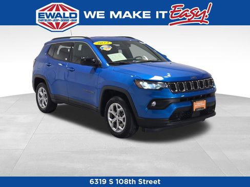 Certified 2024 Jeep Compass Latitude w/ Convenience Group AWD/4WD image 1