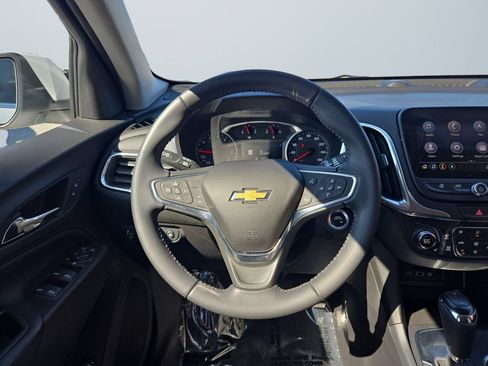 Used 2021 Chevrolet Equinox LT FWD image 12