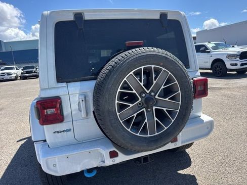 Used 2023 Jeep Wrangler Unlimited Sahara AWD/4WD image 6