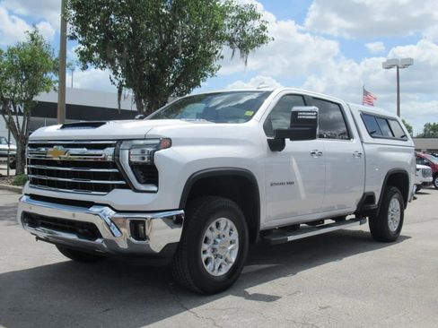 Used 2024 Chevrolet Silverado 2500 LTZ w/ LTZ Convenience Package image 4