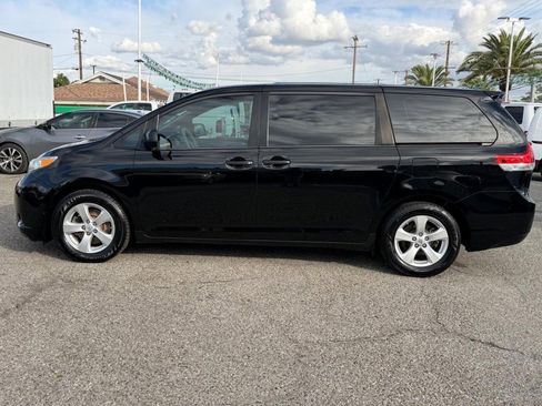 Used 2014 Toyota Sienna L image 10