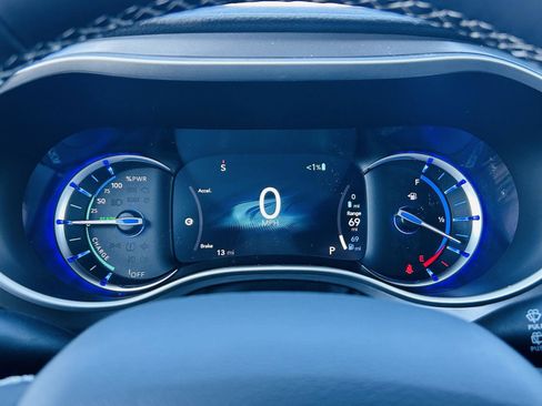 New 2026 Chrysler Pacifica Select w/ Quick Order Package 2EV image 21