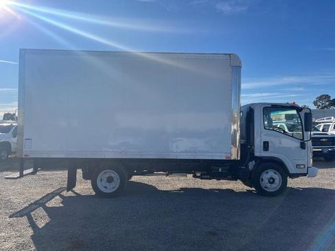 New 2024 Chevrolet Low Cab Forward image 9