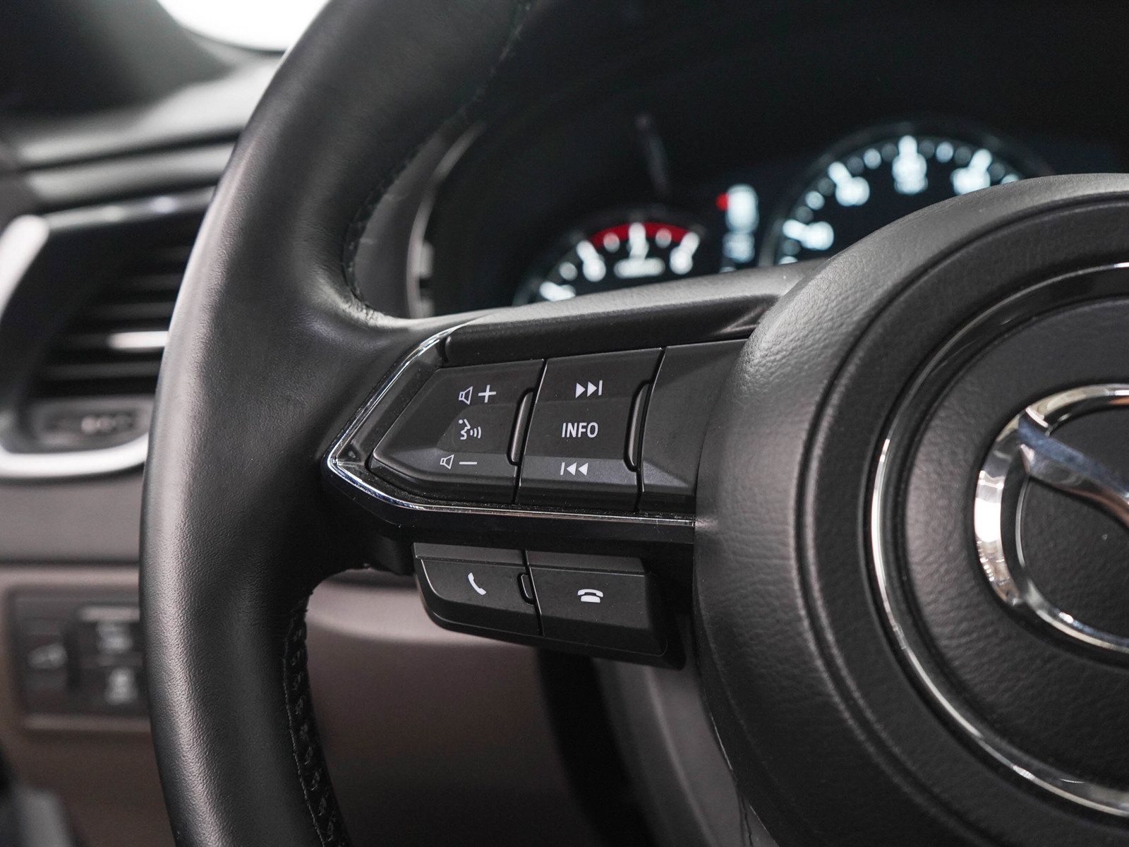 Used 2020 MAZDA CX-9 Signature AWD/4WD image 29