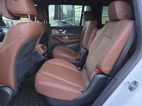 Used 2026 Mercedes-Benz GLS 580 GLS 580 image 12