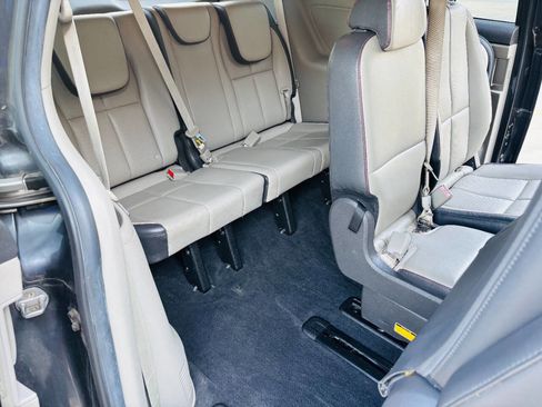 Used 2016 Kia Sedona LX w/ LX Essentials Premium Package image 12