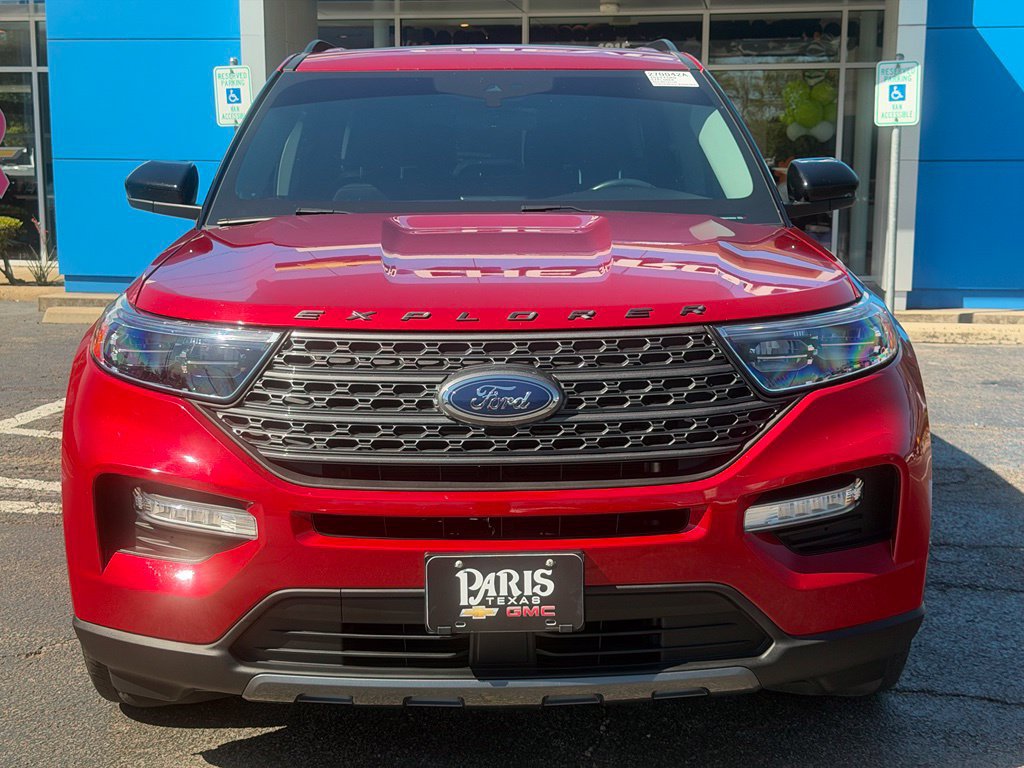 Used 2023 Ford Explorer XLT w/ Equipment Group 202A AWD/4WD image 2