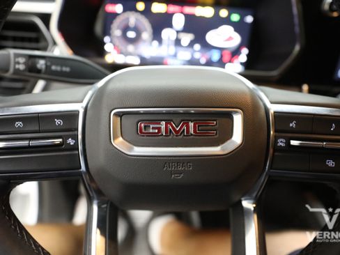 Used 2024 GMC Canyon Elevation w/ Elevation Premium Package AWD/4WD image 20