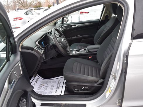 Used 2017 Ford Fusion SE image 27