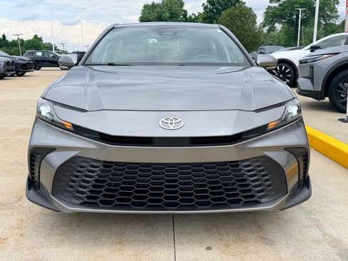 Used 2025 Toyota Camry SE FWD image 2