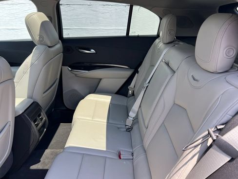 Used 2019 Cadillac XT4 Premium Luxury FWD image 19