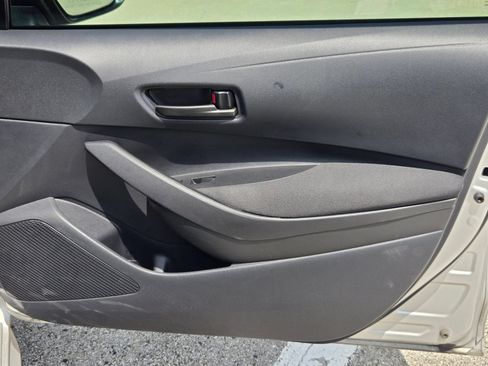 Used 2025 Toyota Corolla LE FWD image 28