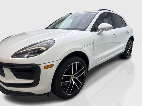 Used 2023 Porsche Macan AWD/4WD image 11