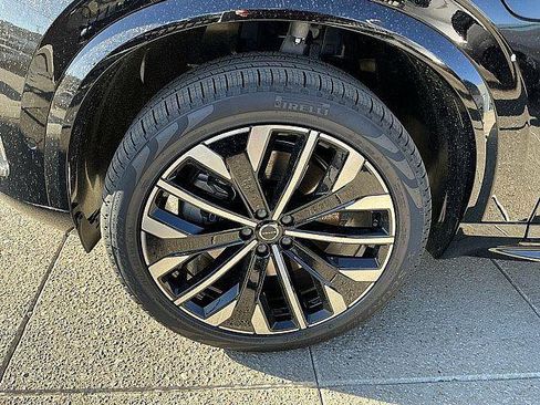 New 2026 Volvo XC90 T8 Ultra w/ Protection Package Premier AWD/4WD image 12
