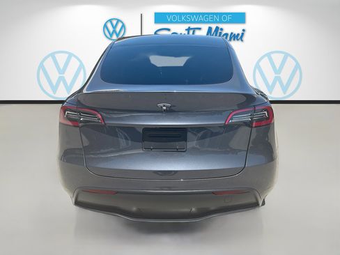 Used 2023 Tesla Model Y 2WD image 6