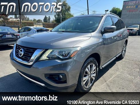 Used 2019 Nissan Pathfinder SL FWD image 1