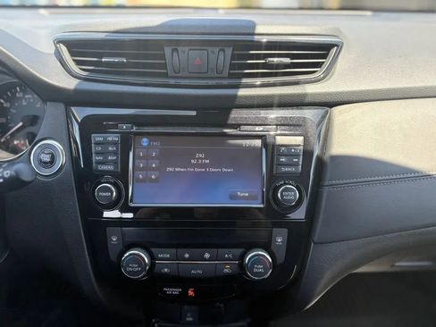 Used 2017 Nissan Rogue SL w/ SL Premium Package AWD/4WD image 13