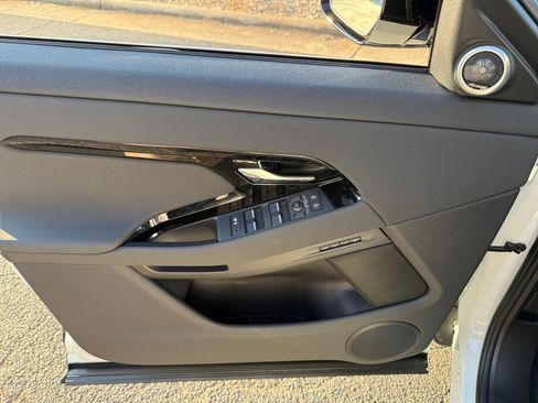 Certified 2026 Land Rover Range Rover Evoque Dynamic SE image 27