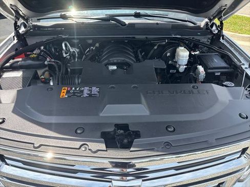 Used 2020 Chevrolet Suburban Premier w/ Premier Plus Edition AWD/4WD image 35
