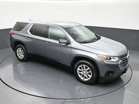 Used 2021 Chevrolet Traverse LS FWD image 18