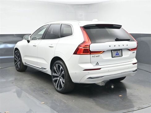 Used 2023 Volvo XC60 B5 Ultimate w/ Climate Package image 6