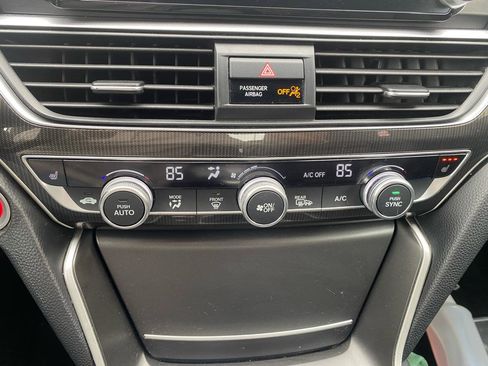 Used 2018 Honda Accord Sport image 19