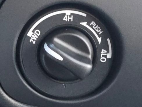 New 2026 Nissan Frontier SV w/ Tow Package image 11