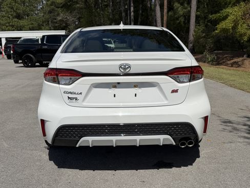 Used 2021 Toyota Corolla SE FWD image 11